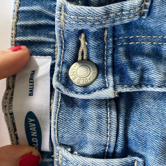 OLD NAVY BALLERINA DISTRESSED 2T TODDLER JEANS - Picture 5 of 7